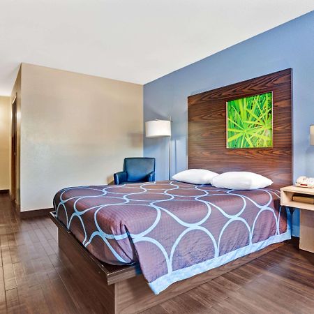 Super 8 By Wyndham Louisville Airport Luaran gambar