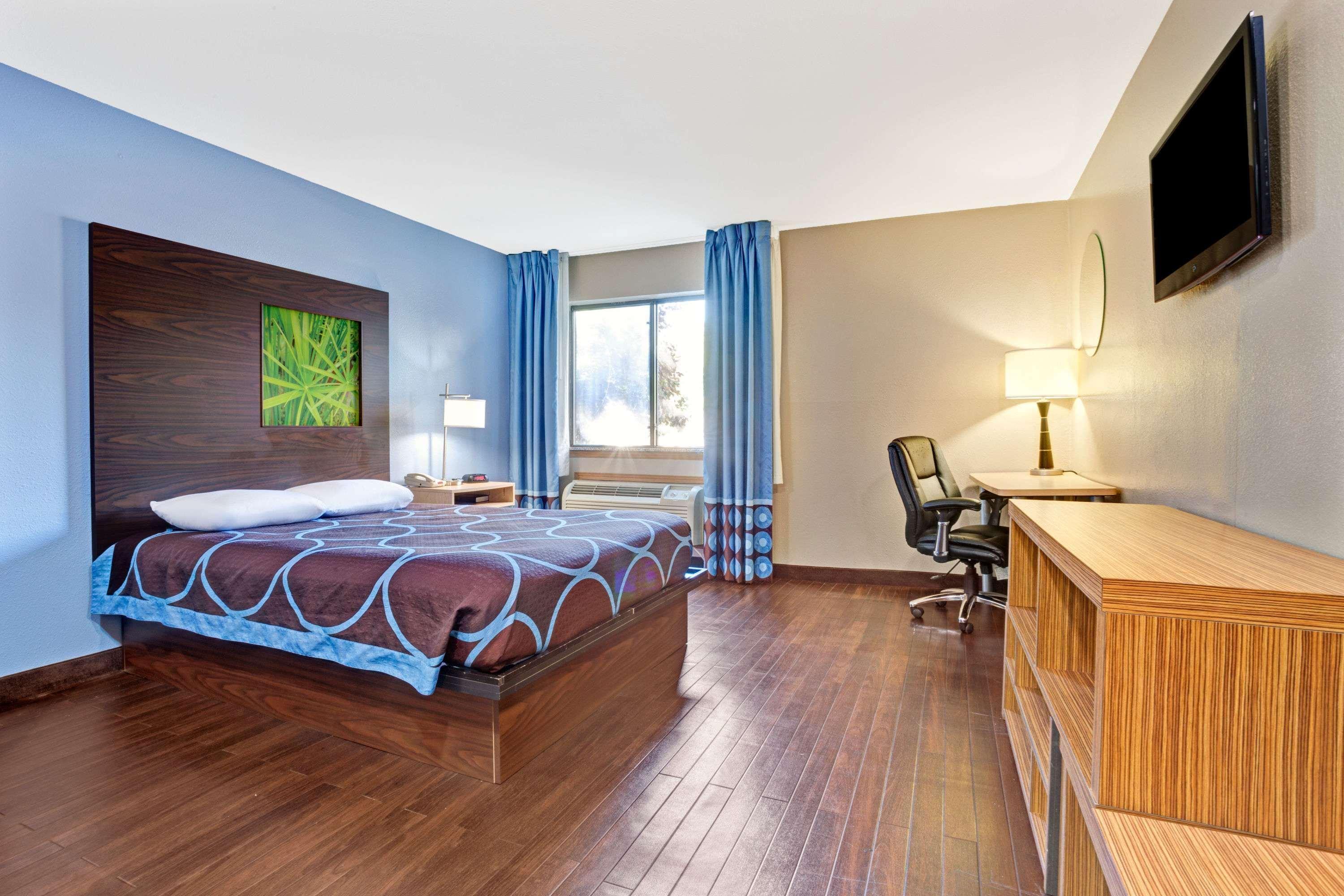 Super 8 By Wyndham Louisville Airport Luaran gambar