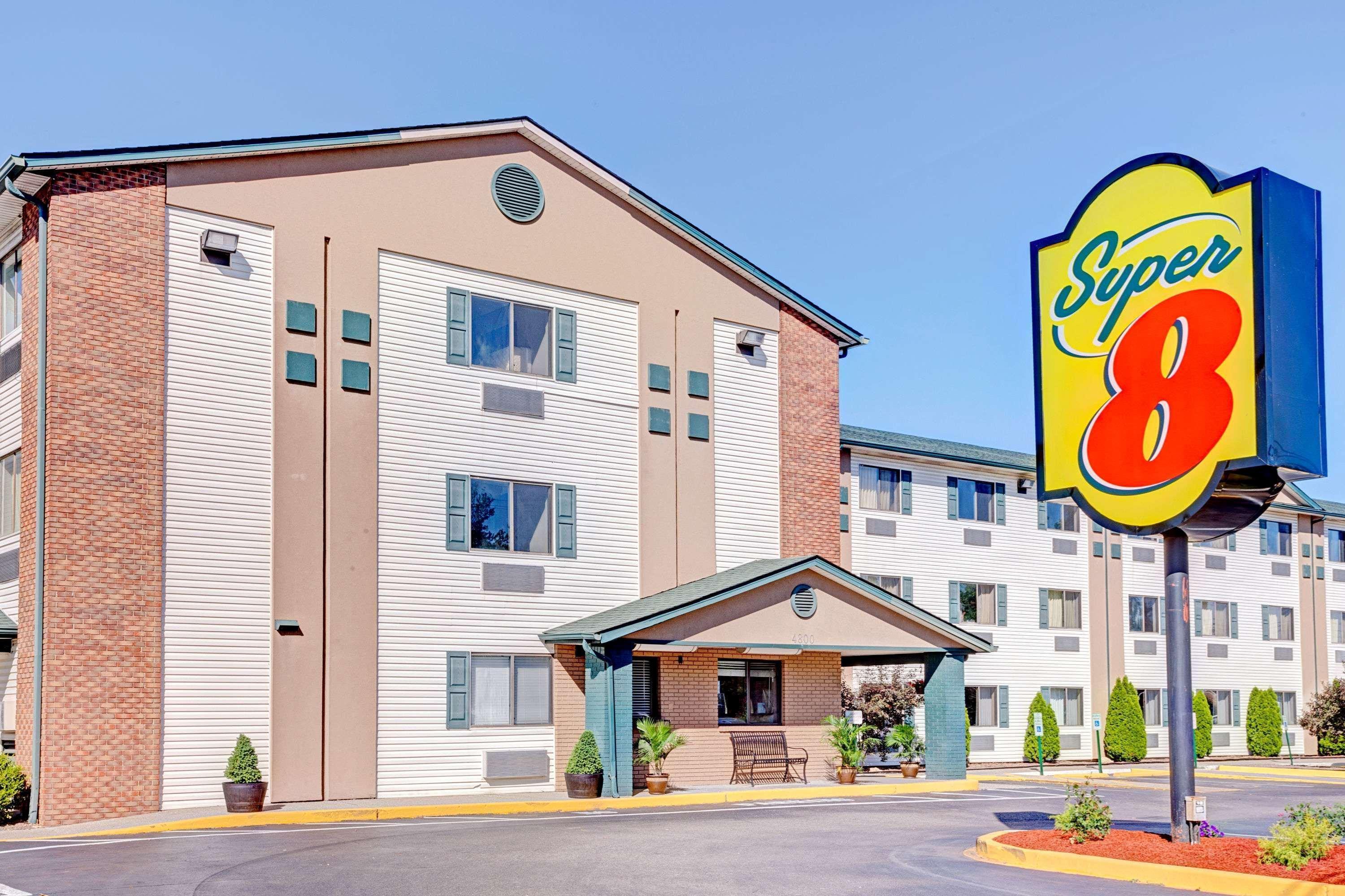Super 8 By Wyndham Louisville Airport Luaran gambar