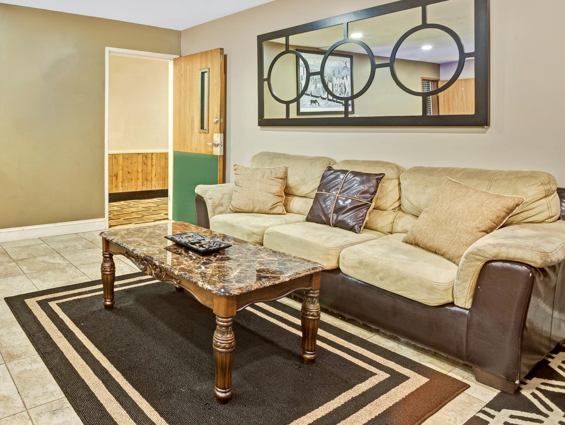 Super 8 By Wyndham Louisville Airport Luaran gambar