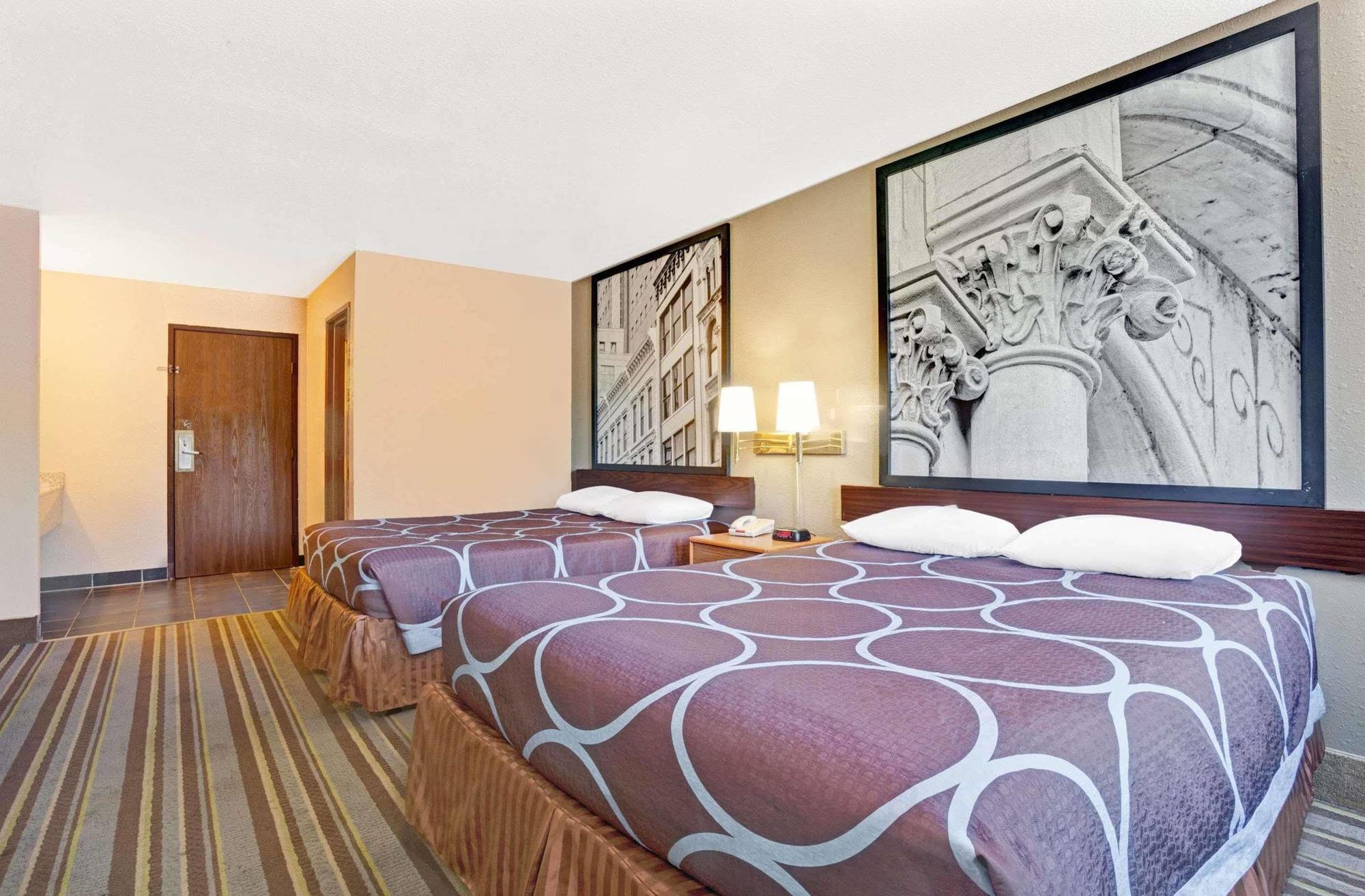 Super 8 By Wyndham Louisville Airport Luaran gambar